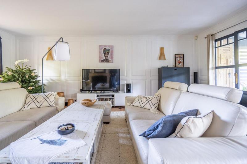 Villa - 200 m² - 6 pièces