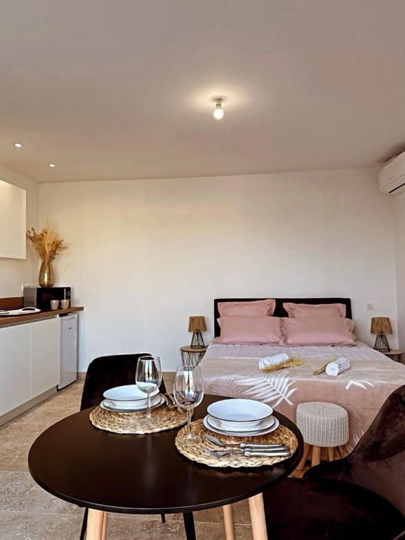 Propriété - 240 m² - 10 pièces