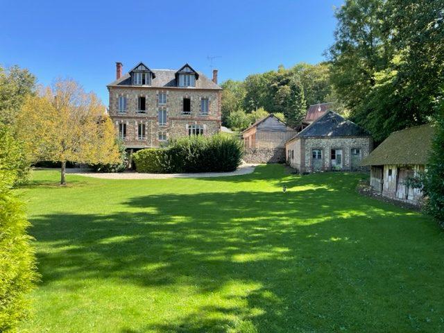 Maison - 316 m² - 10 pièces