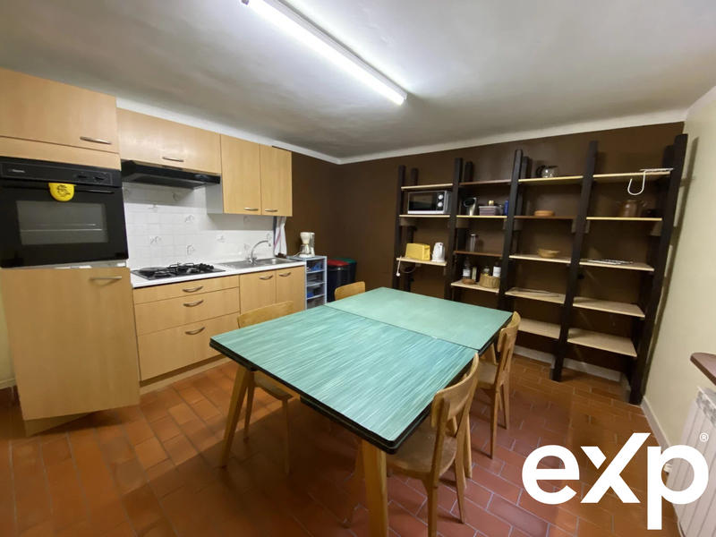 Maison - 301 m² - 11 pièces