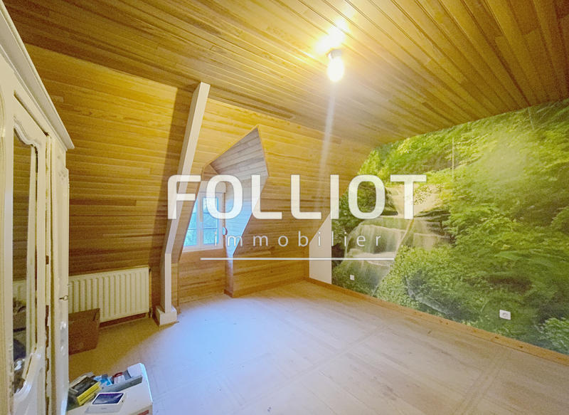 Maison - 253 m² - 8 pièces