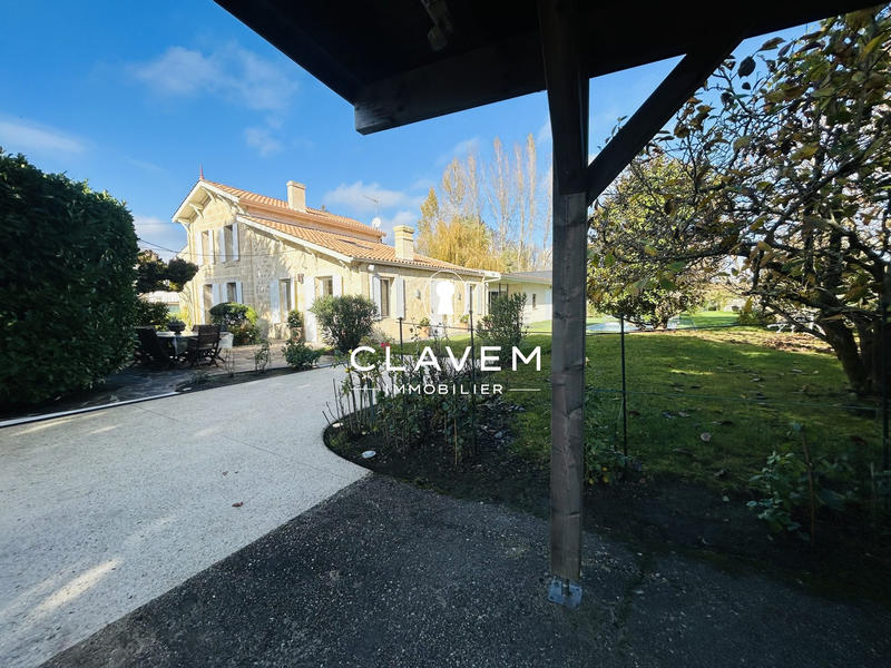 Maison - 208 m² - 7 pièces