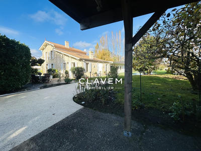 Maison - 208 m² - 7 pièces