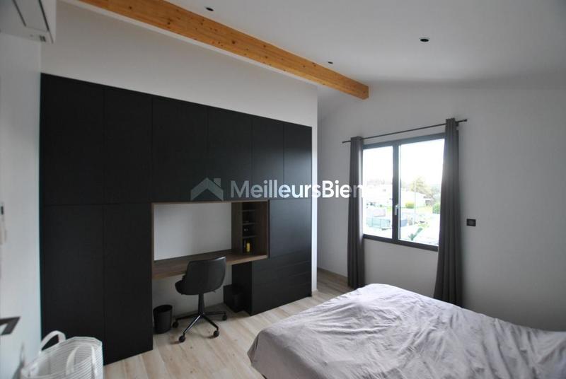 Propriété - 250 m² - 8 pièces