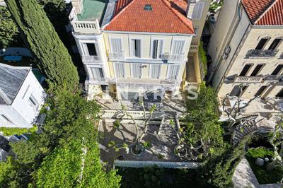 Hôtel particulier - 330 m² - 8 pièces