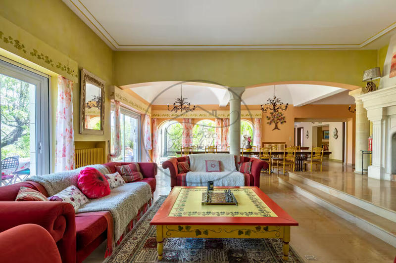 Demeure - 522 m² - 10 pièces