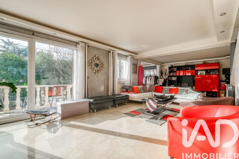 Maison - 269 m² - 8 pièces