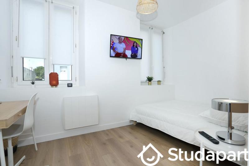 Chambre - 13 m² - 1 pièce