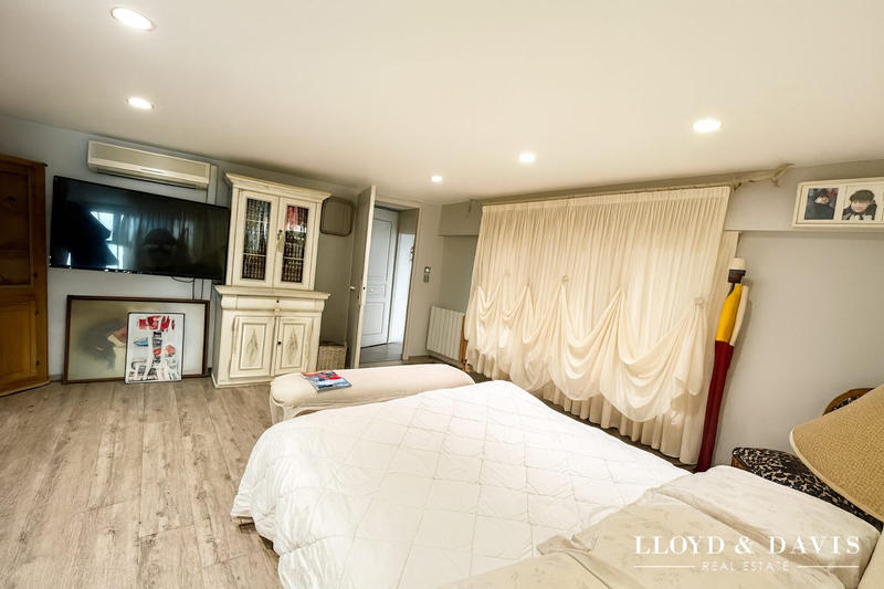 Duplex - 195 m² - 7 pièces