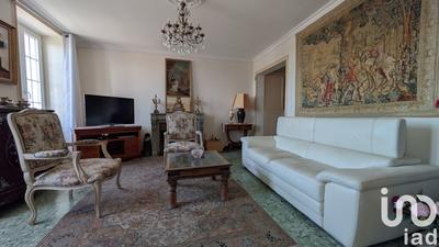 Maison - 250 m² - 9 pièces