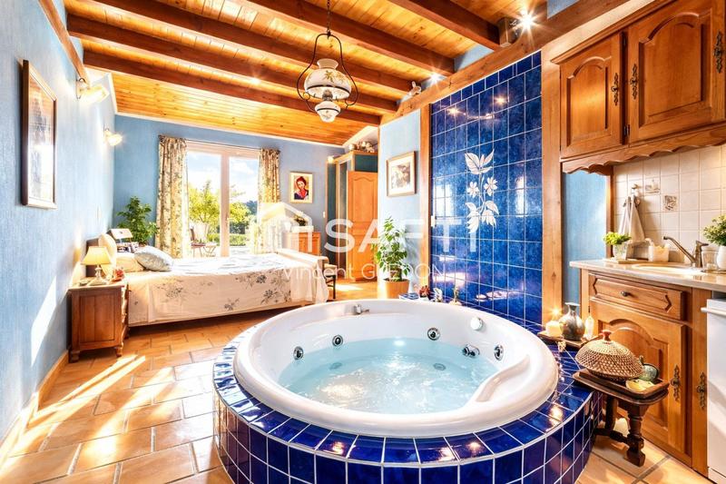 Maison - 212 m² - 5 pièces