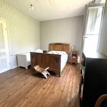 Maison - 201 m² - 9 pièces