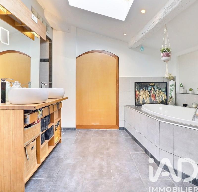 Appartement - 90 m² - 5 pièces