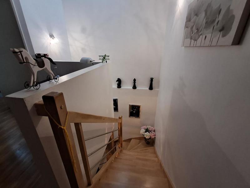 Appartement - 98 m² - 4 pièces