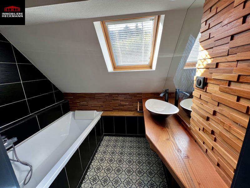 Appartement - 105 m² - 6 pièces