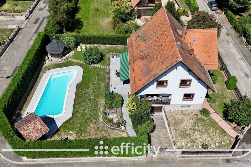 Maison - 216 m² - 8 pièces