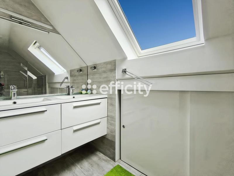 Maison - 165 m² - 8 pièces