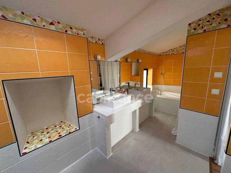 Maison - 143 m² - 5 pièces