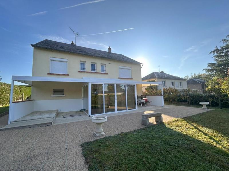 Maison traditionnelle - 102 m² - 5 pièces