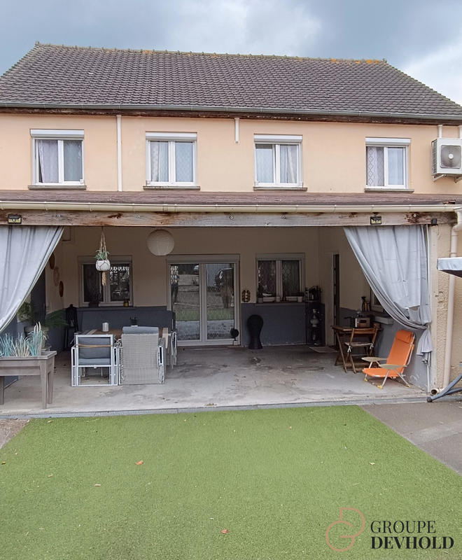 Maison - 278 m² - 8 pièces