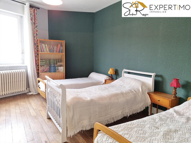 Maison - 228 m² - 9 pièces