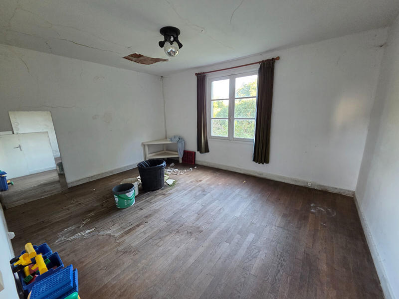 Maison - 300 m² - 6 pièces