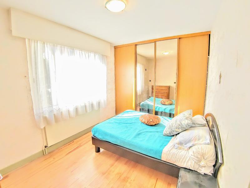 Maison - 570 m² - 8 pièces