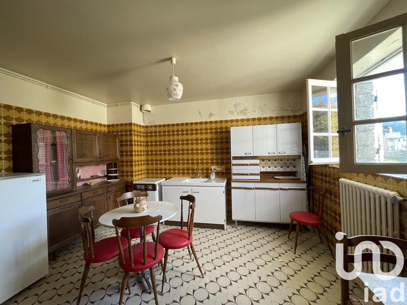 Maison - 257 m² - 8 pièces