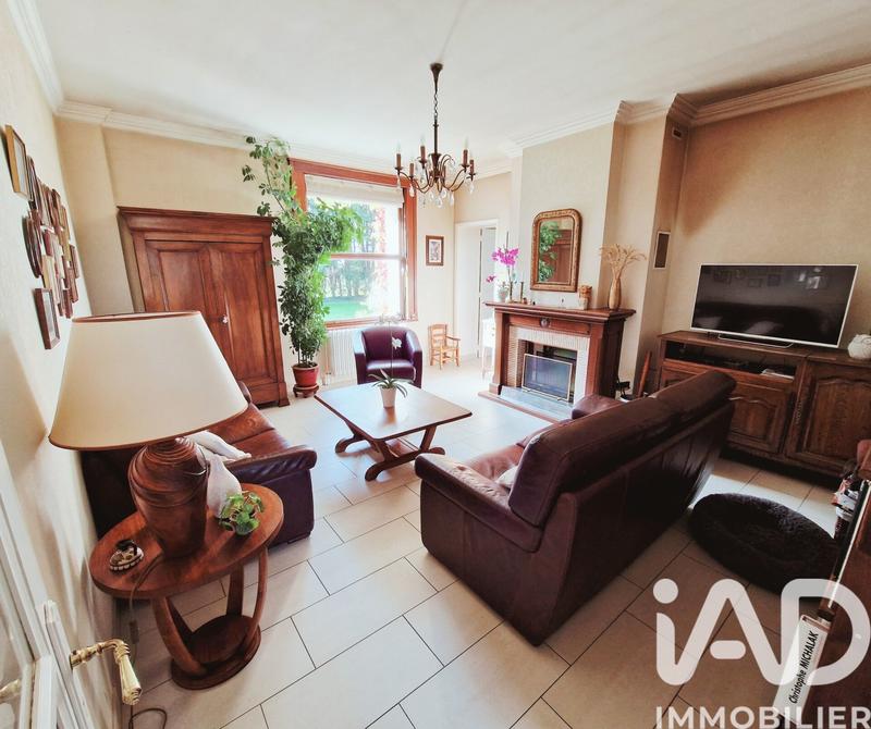 Maison - 222 m² - 12 pièces