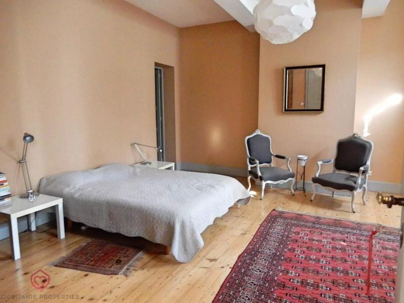 Maison de maîtres - 495 m² - 9 pièces