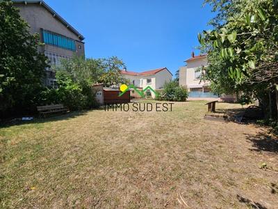 Maison - 252 m² - 10 pièces