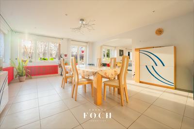 Maison - 290 m² - 8 pièces