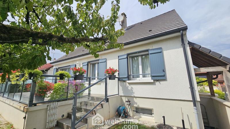 Maison - 115 m² - 6 pièces