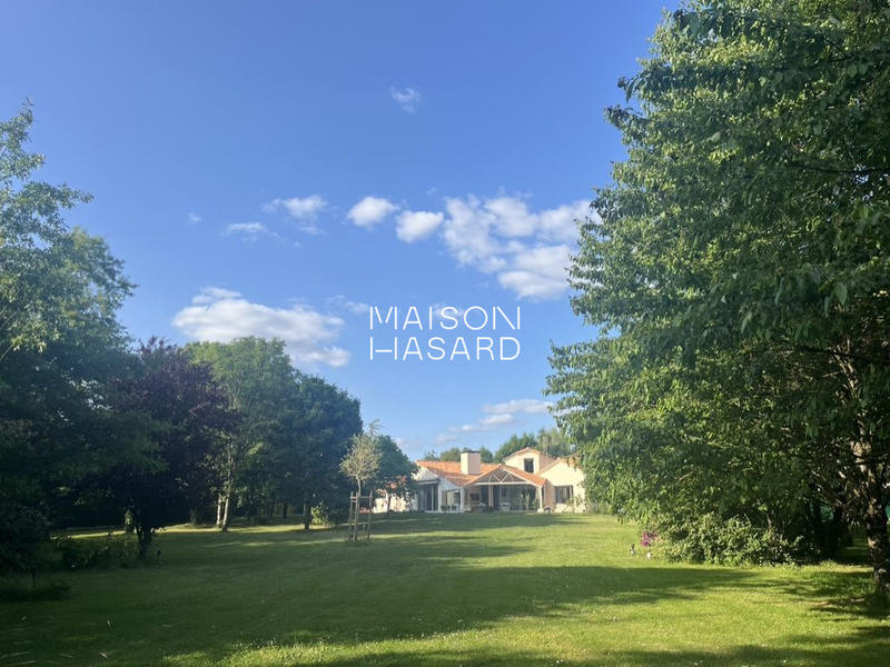 Maison contemporaine - 177 m² - 7 pièces