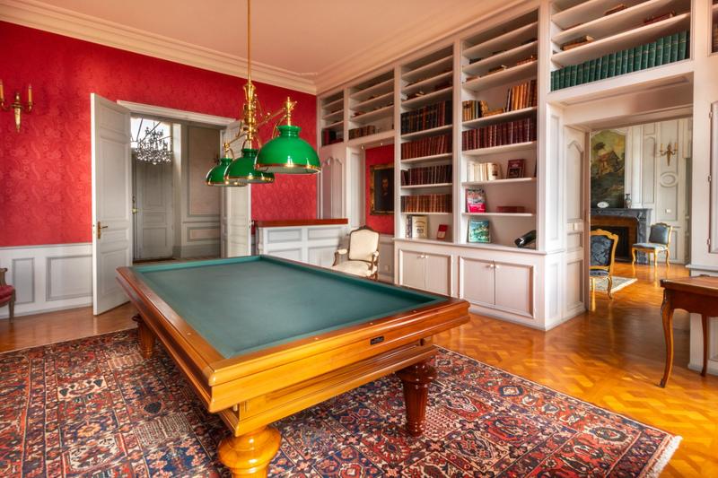 Château - 1 160 m² - 20 pièces