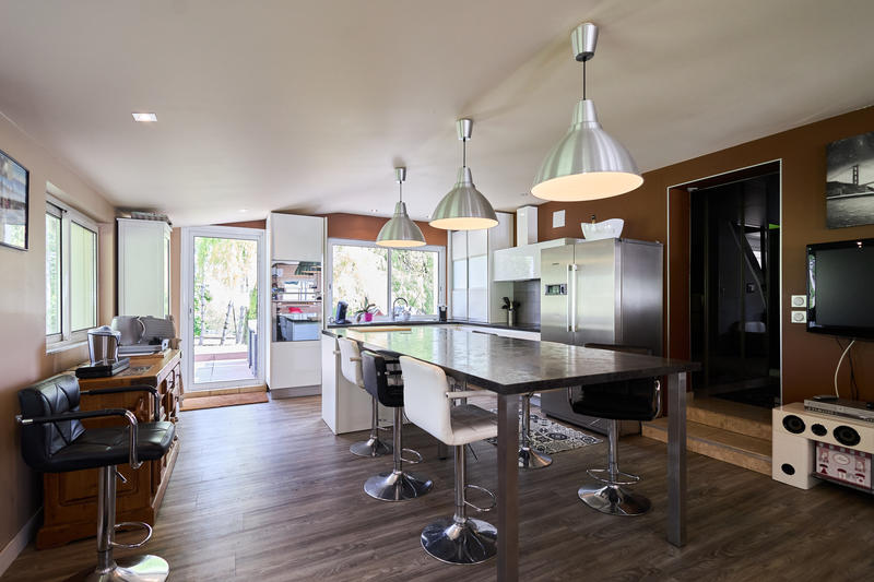 Maison - 197 m² - 7 pièces