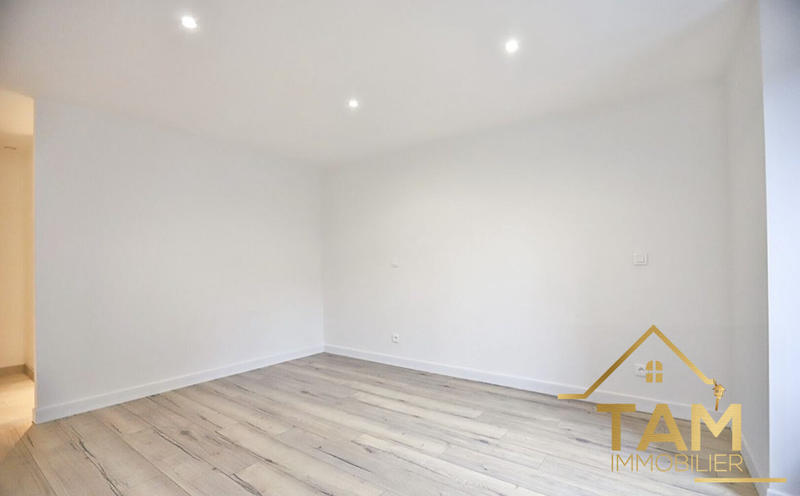 Maison - 180 m² - 5 pièces