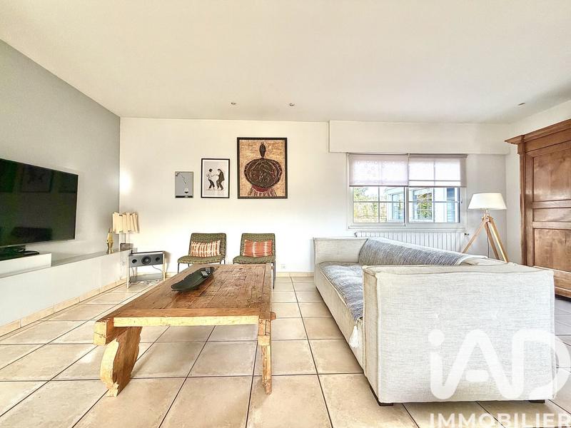 Maison - 260 m² - 9 pièces