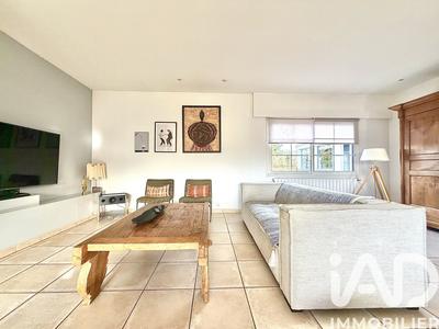 Maison - 260 m² - 9 pièces