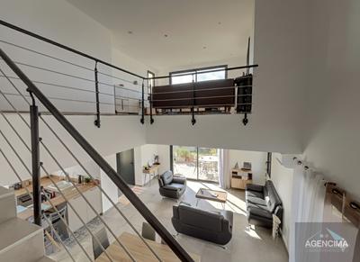 Maison - 190 m² - 9 pièces