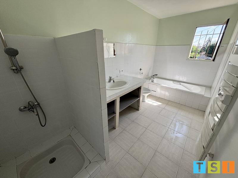 Maison - 206 m² - 7 pièces