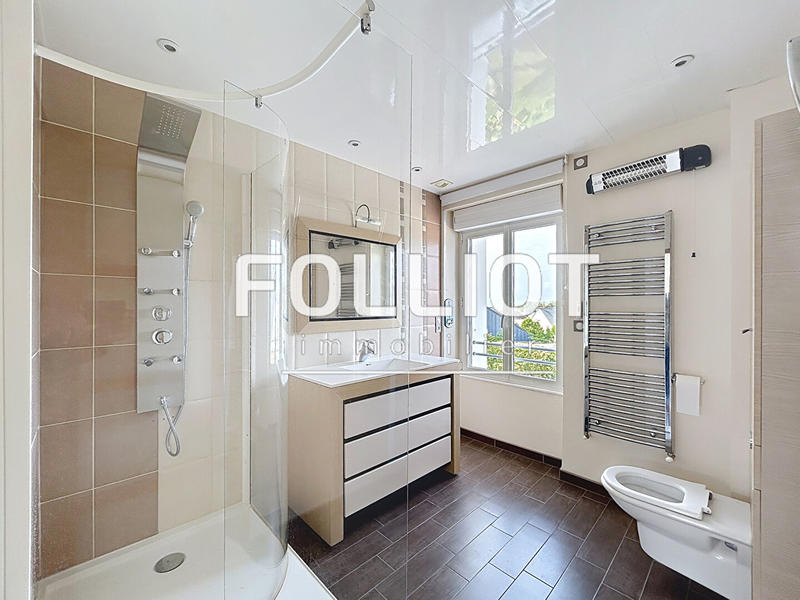 Maison - 170 m² - 5 pièces