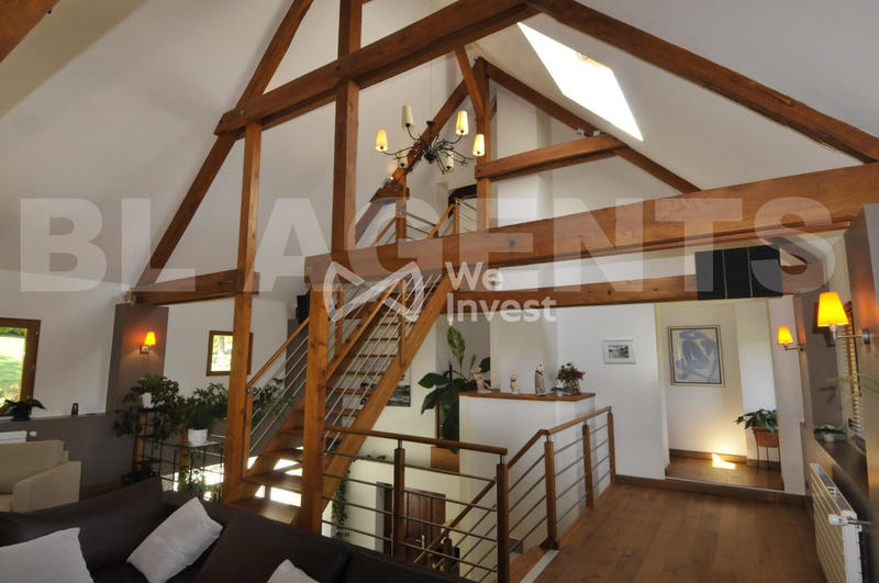 Maison - 344 m² - 8 pièces