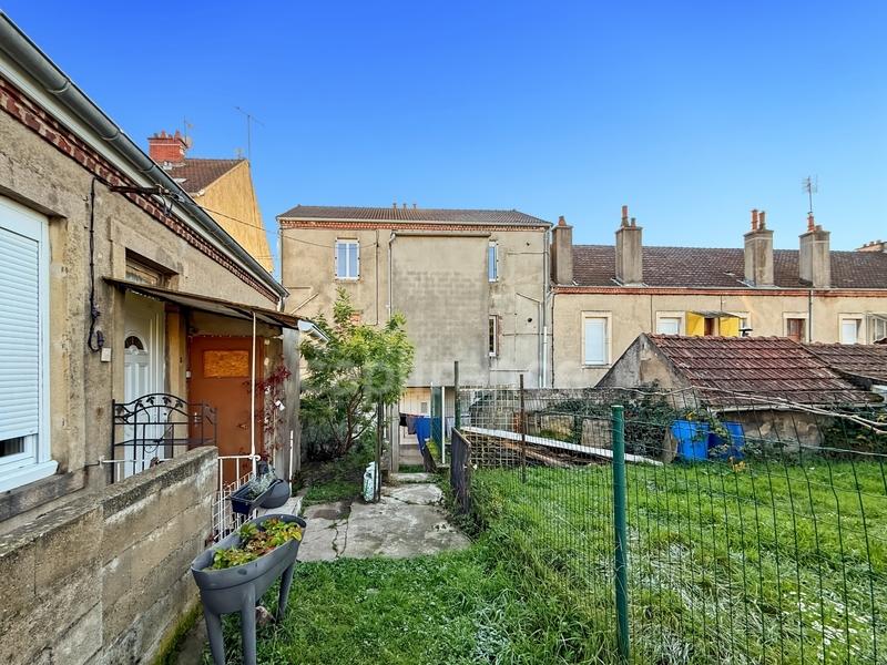 Immeuble - 275 m² - 13 pièces