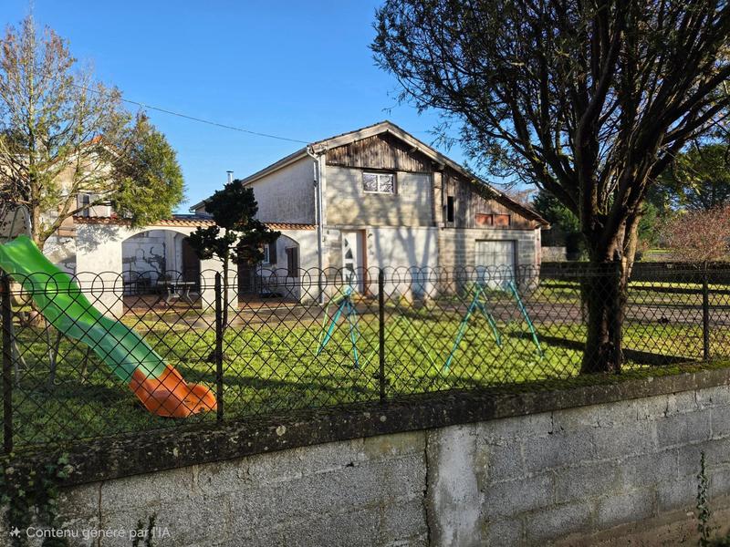 Maison - 210 m² - 7 pièces