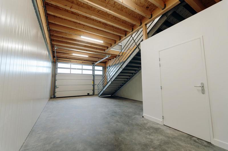 Local d'activité / Entrepôt - 96 m²