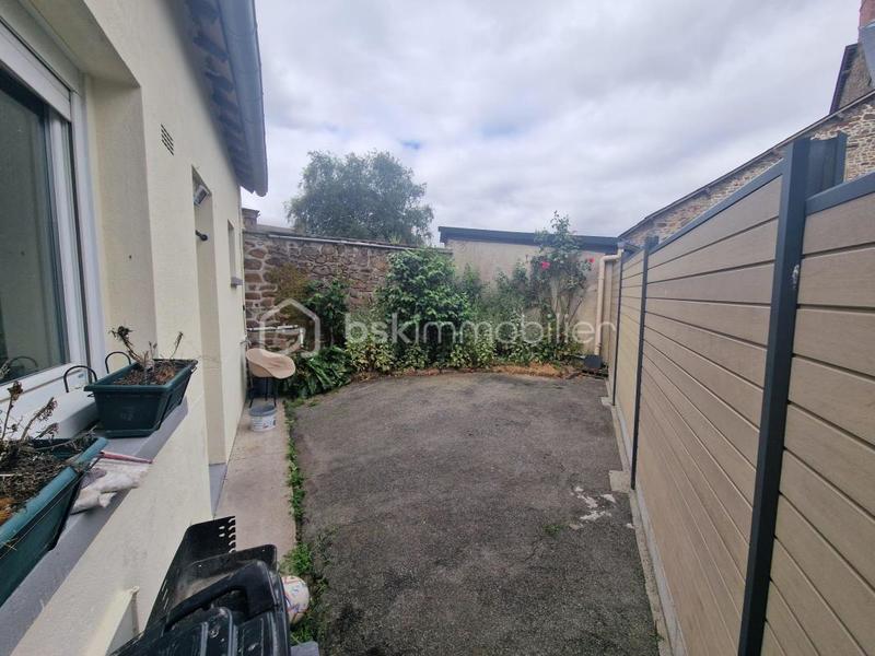 Maison - 271 m² - 9 pièces