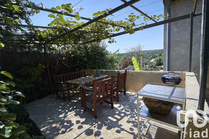 Maison - 323 m² - 12 pièces