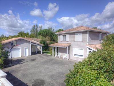 Maison - 144 m² - 5 pièces