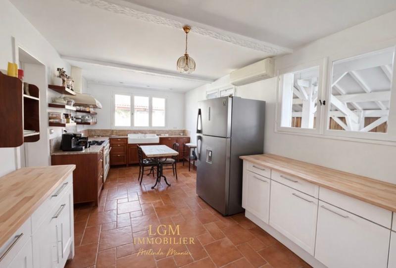 Villa - 207 m² - 4 pièces